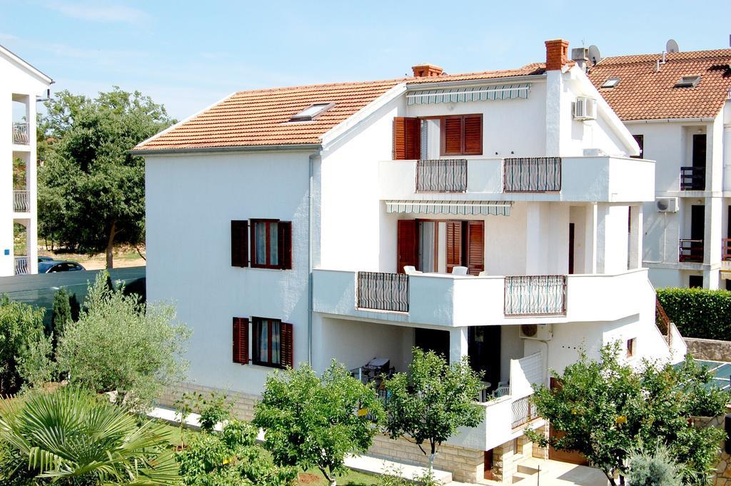 Apartments Klic Malinska Buitenkant foto