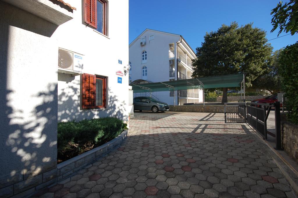 Apartments Klic Malinska Buitenkant foto